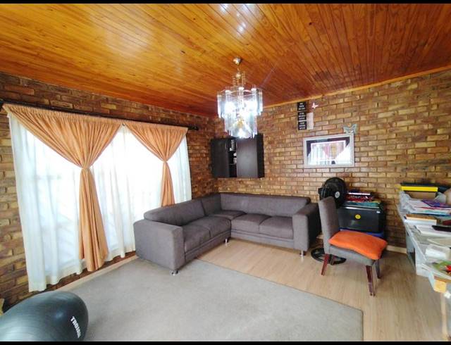 3 BEDROOM HOUSE FOR SALE IN LAUDIUM